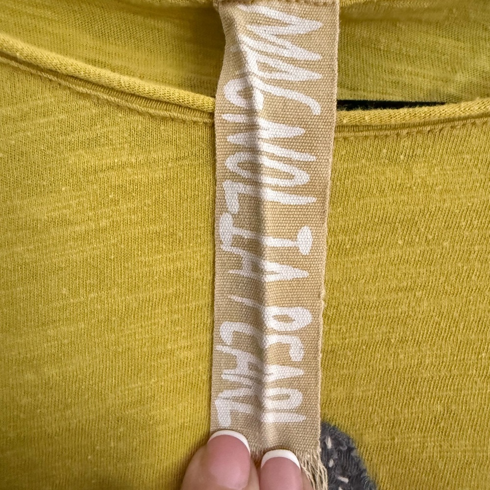 Magnolia Pearl Tee with Star - Picture 2 of 3